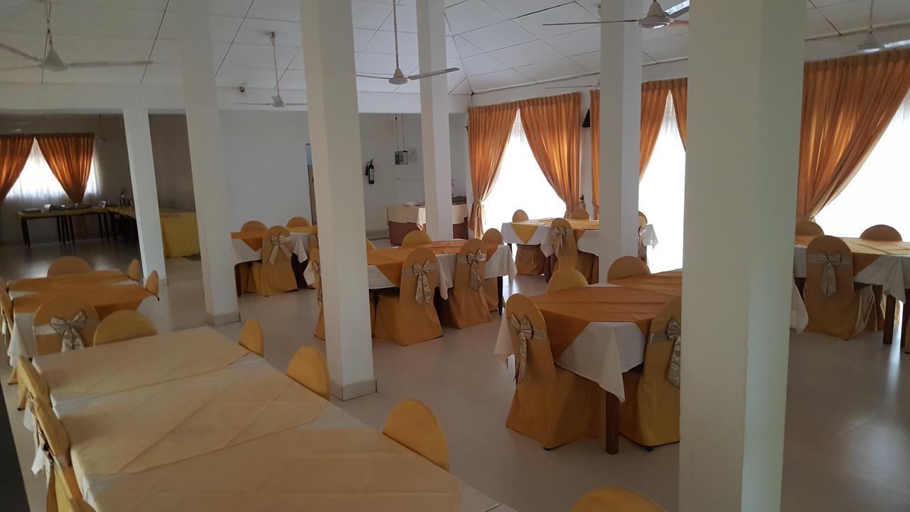 Robinson Hotel Kataragama Exteriör bild